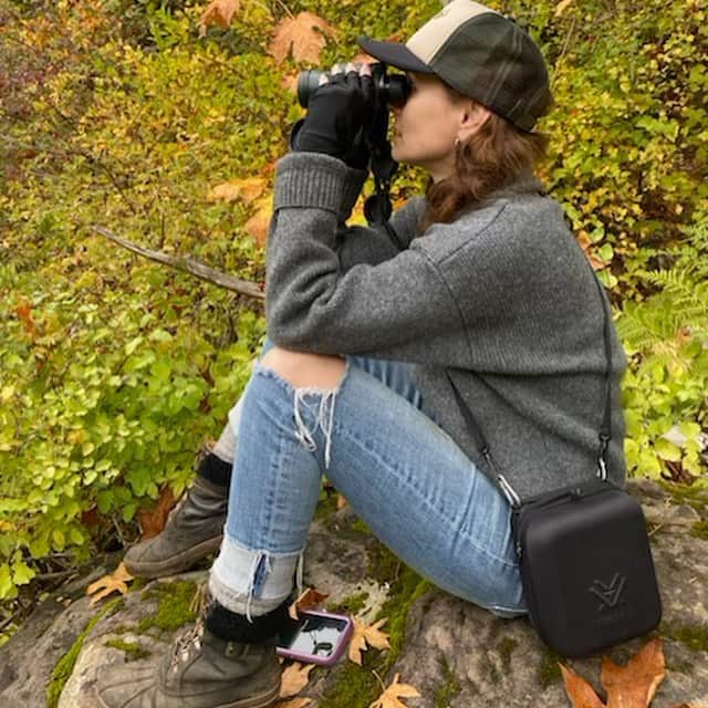 のインスタグラム：「bear tracking 🐻 paw prints 🐻 mama & cubs 🐻 salmon roe 🐻 doug fir magic」