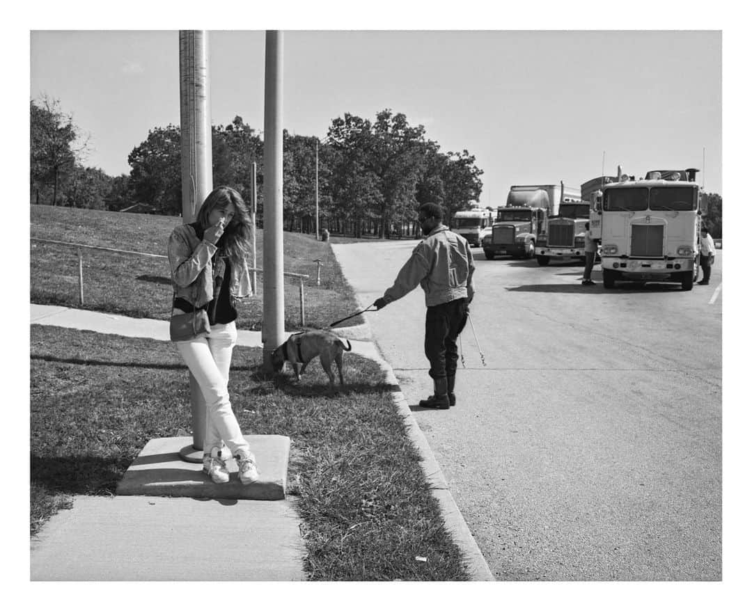 マリオ・ソレンティのインスタグラム：「Road Trippin 1990’s GreyHound Bus  @therealofficialfrankb  #mariosorrenti  Some images from my road trip. Early 90’s」