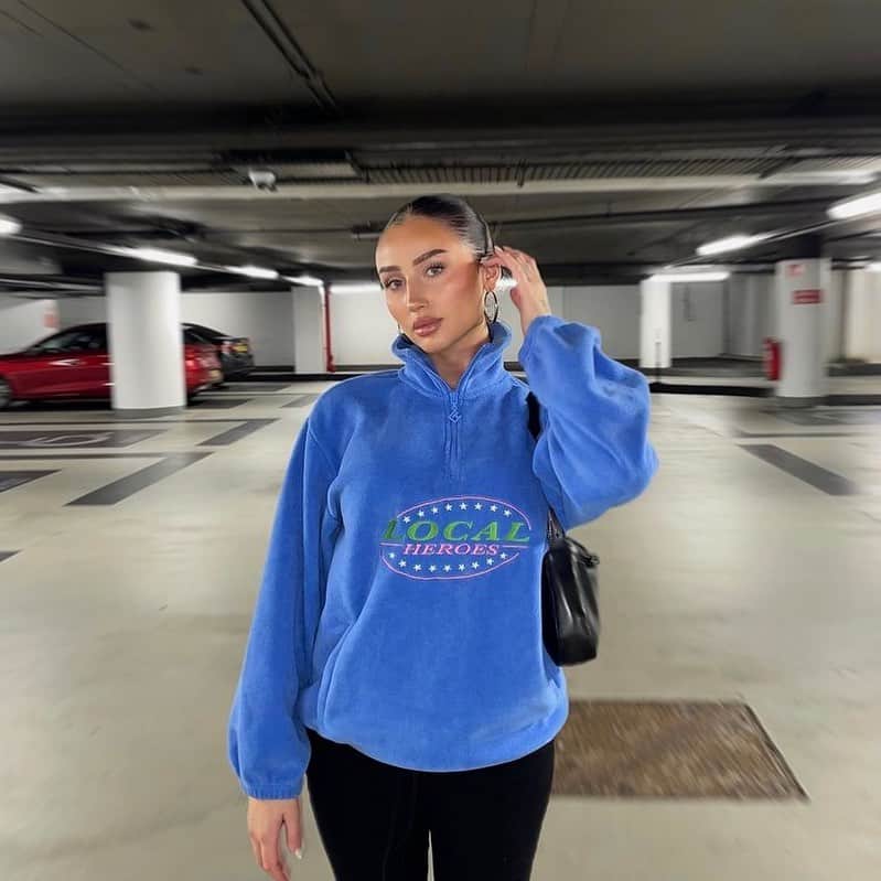 LOCAL HEROESのインスタグラム：「fall season run ☁️💙 / @klaudigrab in Cozy LH Fleece」