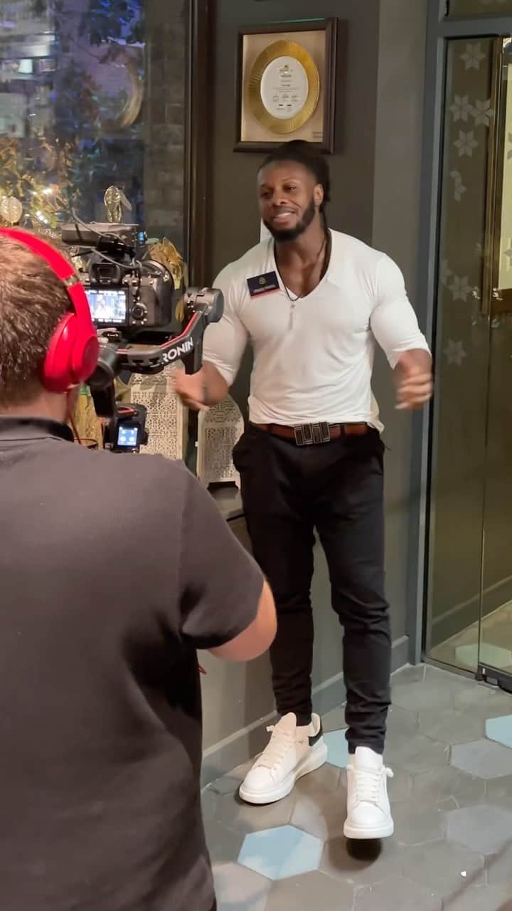 のインスタグラム：「Great time with some amazing friends 🎉  Unlocking the door to success with the UK’s financial elite! 🌟  Join me in the world of opportunities as we network, learn, and build powerful financial connections with the top experts in the UK. 💼」