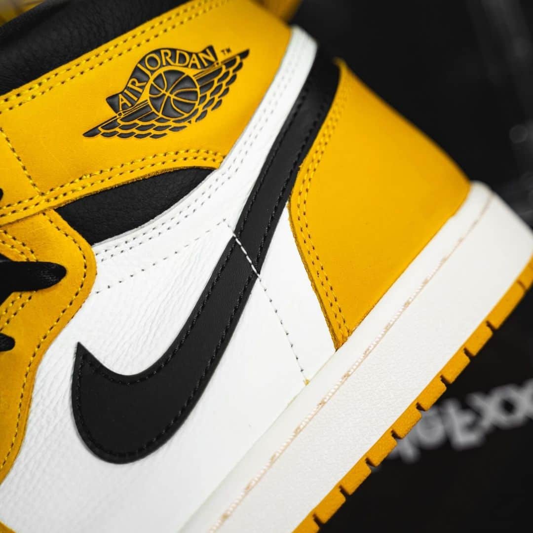 Sneaker Newsさんのインスタグラム写真 - (Sneaker NewsInstagram)「Here's a detailed look at the Air Jordan 1 Retro High OG "Yellow Ochre" dropping on January 27th, 2024 🍯⁠ LINK IN BIO for a closer look!」10月16日 3時00分 - sneakernews