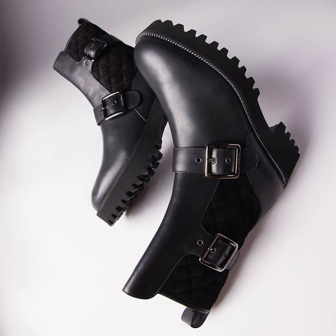 Aquazzuraのインスタグラム：「There is a new boot in town. Opt for classic biker silhouettes this fall thanks to Guy Flat Bootie in soft leather and matelassé suede   #AQUAZZURA #AQUAZZURABoots」