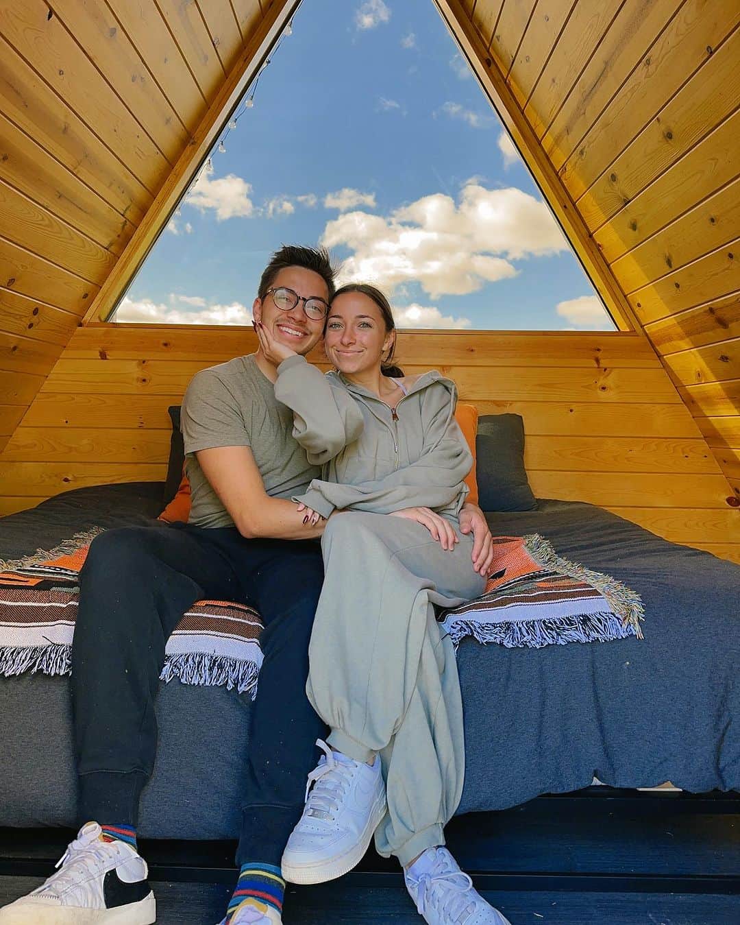 Brooklyn and Baileyのインスタグラム：「A romantic getaway? Yes pls」