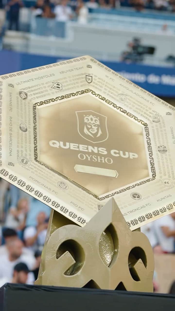 Oyshoのインスタグラム：「¡Y LLEGÓ LA COPA A LA ROSALEDA!  Así fue la final de la Queens Cup Oysho de ayer en el estadio de La Rosaleda, Málaga  Muchas felicidades a las semifinalistas @piofcfemenil, a las finalistas @saiyans_fc y sobre todo ¡enhorabuena @aniquiladorasfc por ganar la primera Copa de las Reinas! 🏆  #queenscupoysho #queensleague #queensleagueoysho #oysho」