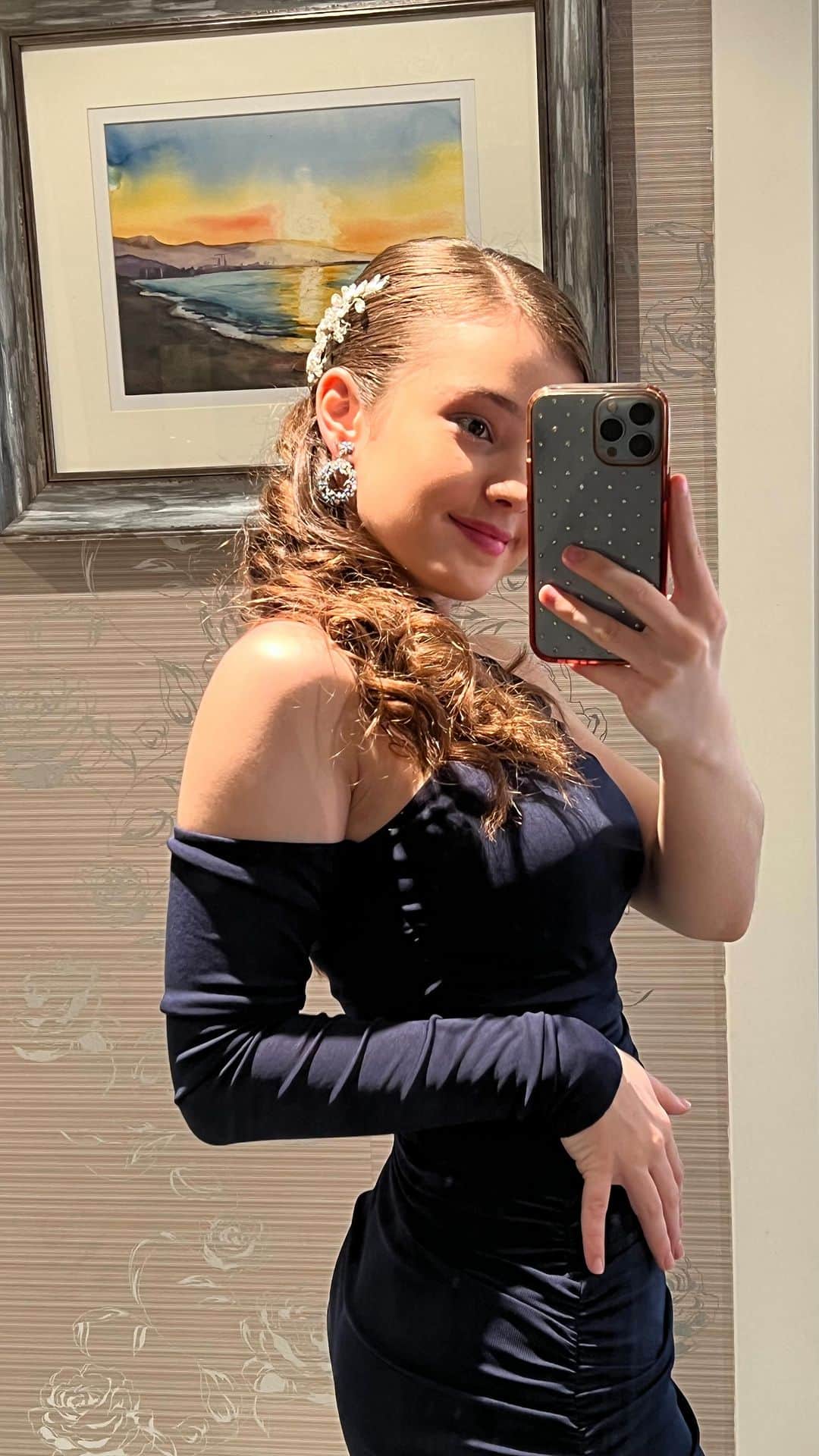 アイリーン・オルベラのインスタグラム：「Os deseo un FELIZ SEMANA …!!! 😘💕 … I wish you a happy week ...!!! 😘💕 . . . #feliz #agradecida #momentos #familia #videooftheday #dancer #ireneolvera #reels #igers #art #love #happy #family #moment」