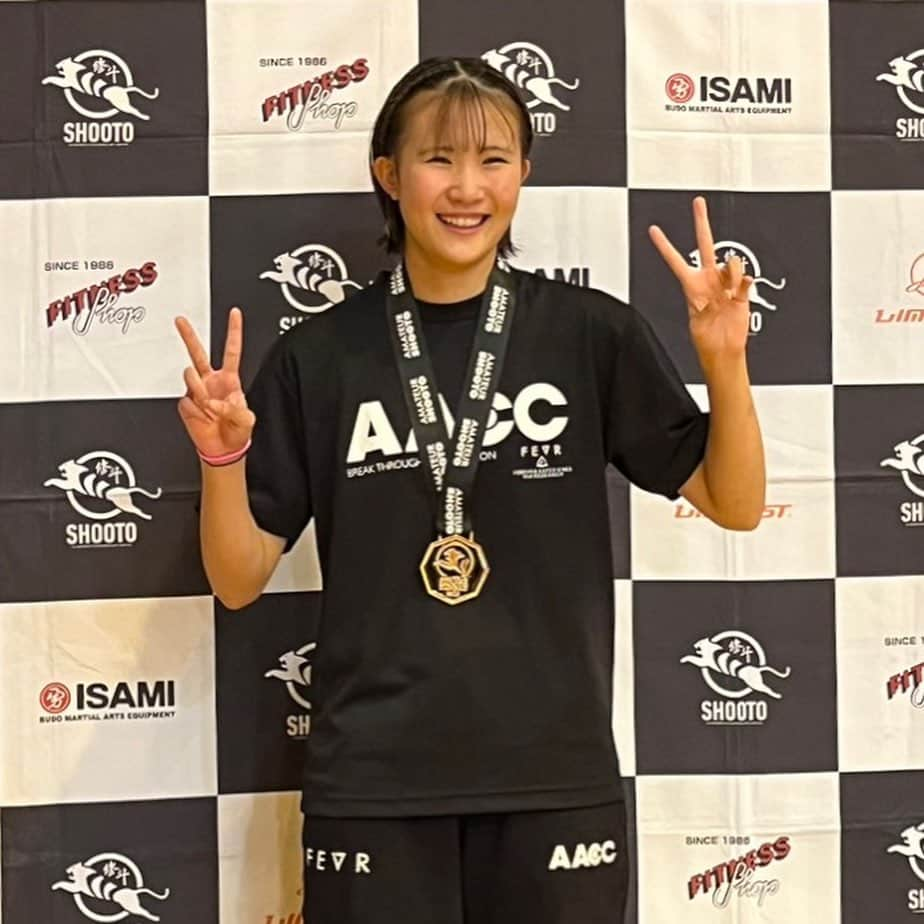 阿部裕幸のインスタグラム：「高田暖妃 全日本アマチュア修斗選手権 女子ストロー級優勝🏆  All Japan amateur SHOOTO Championship tournament won over!  #aacc #aaccmma #aacc総合格闘技 #aaccfemalefighter #aacc女子部 #mma #jiujitsu #柔術 #kickboxing #キックボクシング #grappling #グラップリング #キャッチレスリング #catchwrestling #team #格闘技やるならaacc #女子mmaならaacc #mmaやるならaacc #仲間 #大人の部活動 #総合格闘技 #ココロとカラダを強くする #仲間募集中 #team #仲間 #アマチュア修斗全日本選手権」