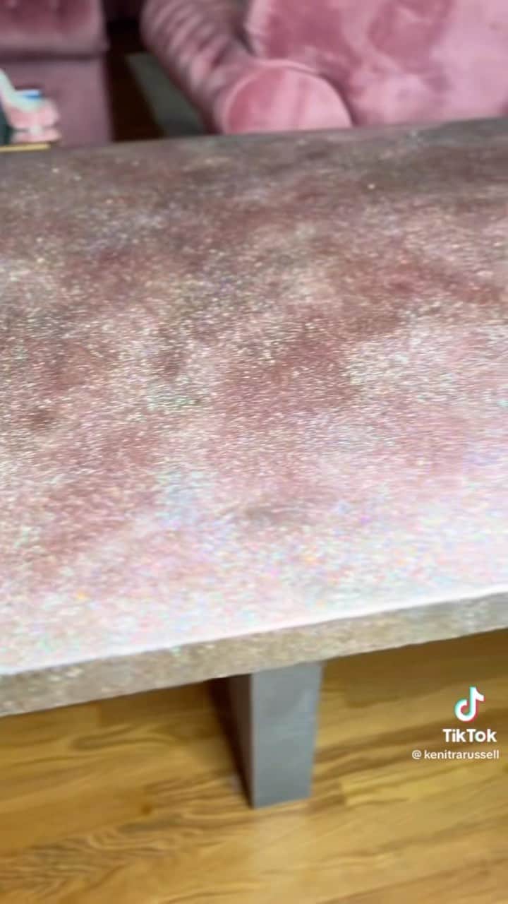 ラモーネ・モリスのインスタグラム：「My Sister loves the color pink so much, she makes pink furniture. This is one of her tables. Want it? Hurry up and BUY! @lamorningafterpill  Shoot her a message if interested.」
