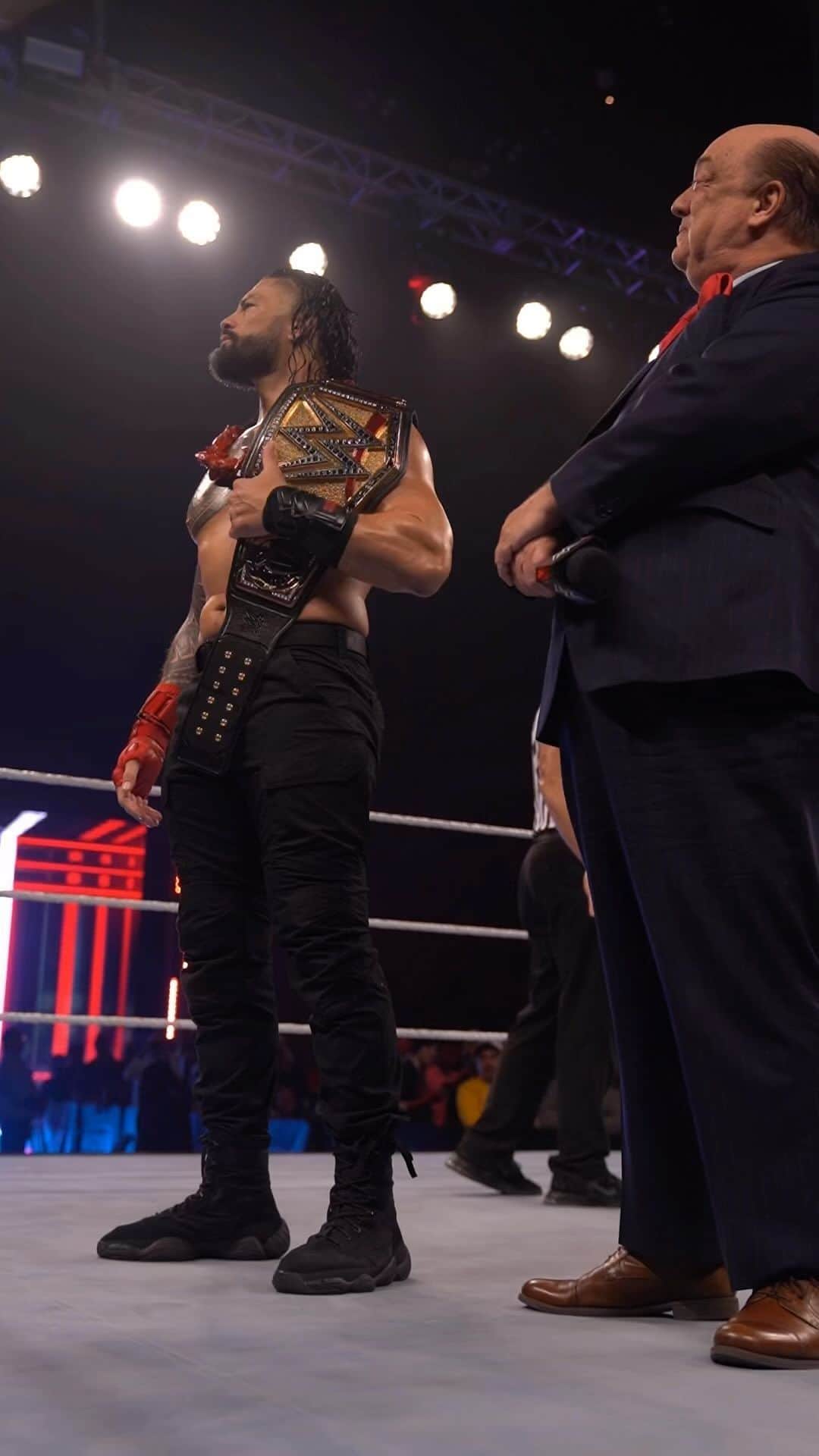WWEのインスタグラム：「Acknowledge me. ☝🏽 #WWEKansasCity #TribalChief」