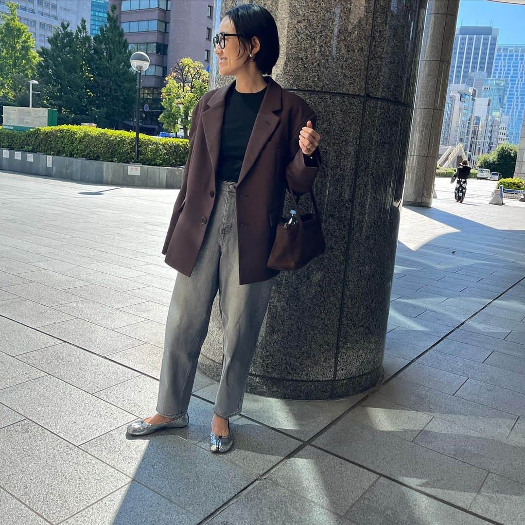 金子綾のインスタグラム：「today's... #ootd  #akcloset   JKは黒が使えすぎてブラウンも追加✔️」