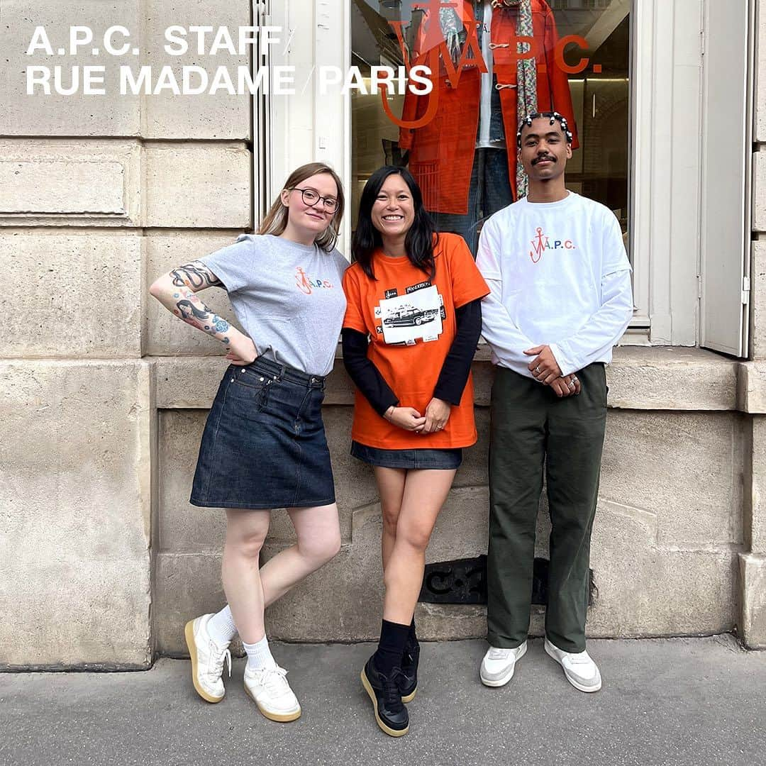 アーペーセーさんのインスタグラム写真 - (アーペーセーInstagram)「A.P.C. Rue Madame staff in JWA.P.C.   Come by the store to discover the A.P.C. x @jw_anderson Interaction #20   A.P.C. RUE MADAME 35-38, Rue Madame 75006 Paris  See you there!  #APCParis #JWAnderson」10月16日 17時21分 - apc_paris