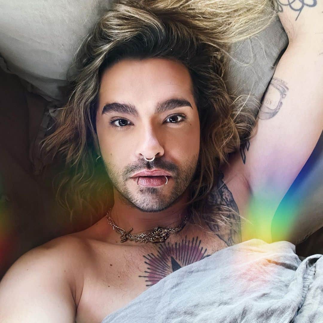 ビル・カウリッツのインスタグラム：「“Oh bed! Oh bed! delicious bed! That heaven upon earth to the weary head. “」