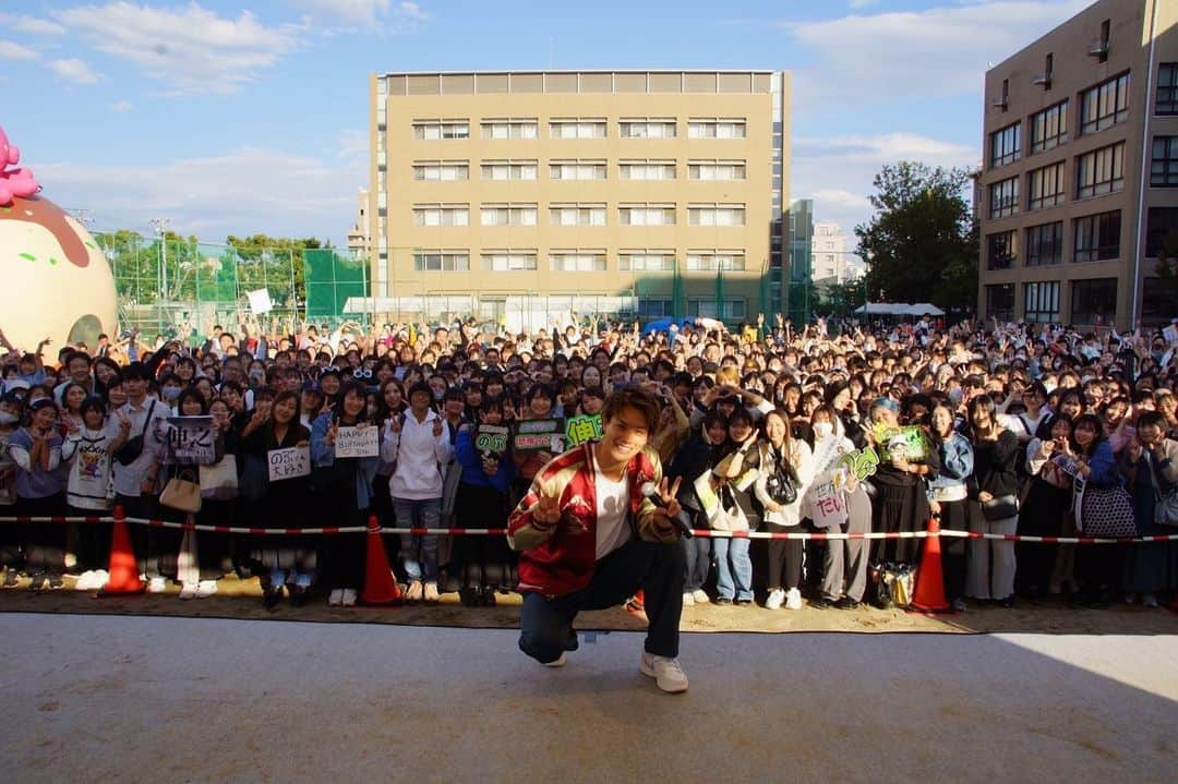 鈴木伸之さんのインスタグラム写真 - (鈴木伸之Instagram)「. 60回けやき祭 Blloming Smile   改めてありがとうございました😊 お祝いも嬉しかったです〜😘」10月16日 20時00分 - nobuyuki_suzuki_official