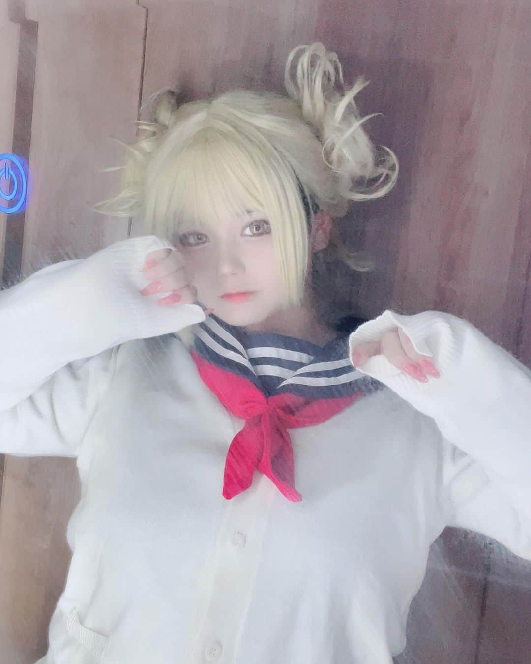 せりなのインスタグラム：「トガヒミコ🩷   #僕のヒーローアカデミア  #トガヒミコ  #僕のヒーローアカデミアコスプレ  #コスプレ  #コスプレイヤー  #コスプレ女子  #ハロウィン  #ハロウィンコスプレ」