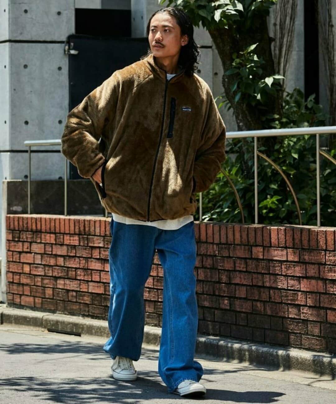 フリークスストアさんのインスタグラム写真 - (フリークスストアInstagram)「-人気のリバーシブルブルゾンが今年も登場-  張りのあるナイロン生地とマイクロフリースのリバーシブルデザイン。 スタイルを選ばない程よいサイズ感で、ストリートコーデやキレイめコーデにもハマる万能アウターです◎  FREAK'S STORE 限定展開 ナイロン フリース リバーシブルブルゾン 問い合わせ番号:1251248900669 価格:¥8,998(tax in) カラー:ブラック/ベージュ/キャメル/オリーブ/ネイビー/その他 サイズ:S/M/L/XL  ▶︎画像をタップして商品情報をチェック！  ≪開催中のキャンペーン≫ 毎週月曜日は送料無料🚛 ポイント5倍キャンペーンでお得にお買い物🛍 ▶詳細はTOPページ( @freaksstore_official )のURLからNewsをご覧ください。  #freaksstore #フリークスストア #freaksstore23fw #freaksstoreofficial#freaksstore_men」10月16日 16時01分 - freaksstore_official
