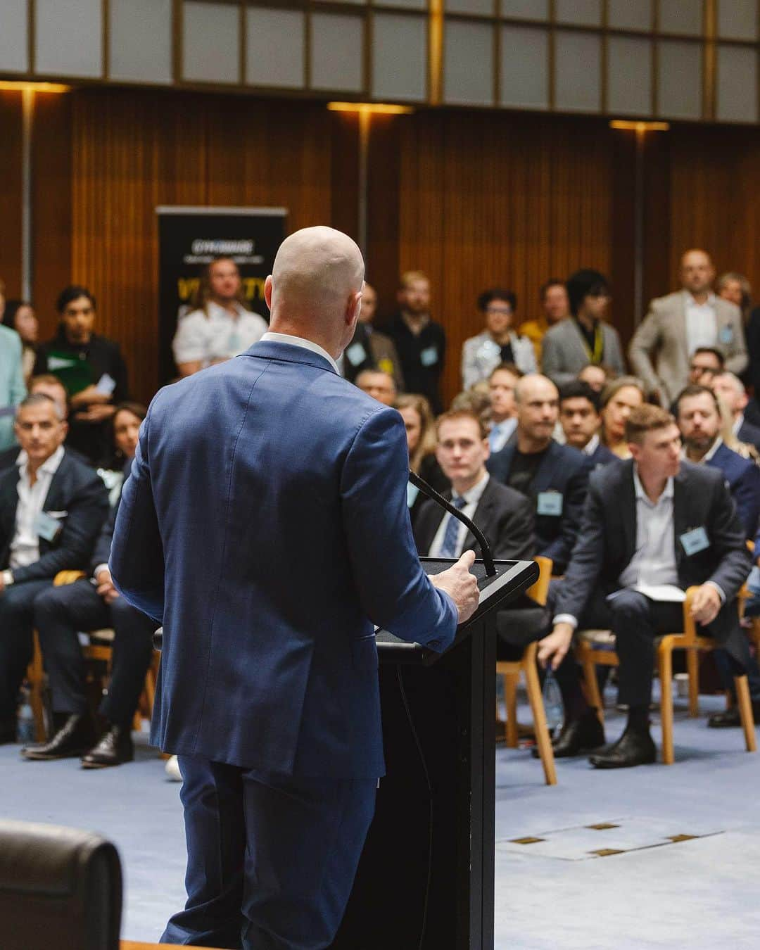 デビッド・ポーコックのインスタグラム：「It was great having so many people who care about small biz in the same room together this morning at Parliament. Really helpful hearing directly from small-biz owners & advocates about the challenges they’re facing and how policy can be better designed to support them to thrive.  Thank you to everyone for coming along, to @allegra.spender & @maria_kovacic for co-hosting, and to our speakers & panellists Bruce Billson,  Joseph Lyons, @julie_collins_mp @sussanleymp, Andrew McKellar, Kate Pounder, Luke Achterstraat @canberramartialartsfitness & @scottleggogallery」