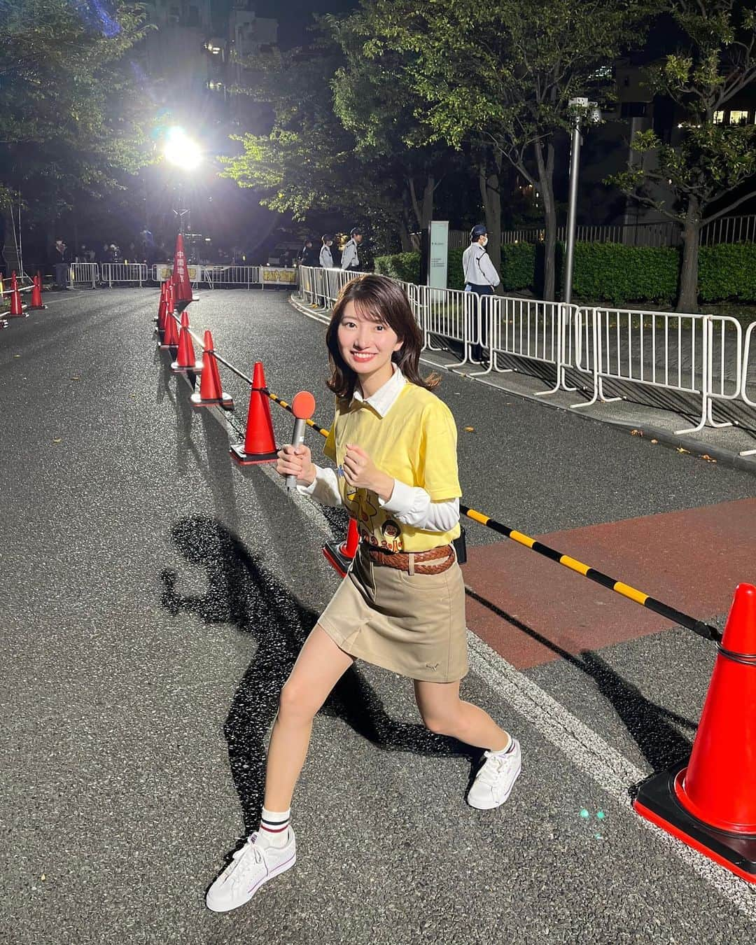 吉村恵里子さんのインスタグラム写真 - (吉村恵里子Instagram)「・ 土曜日のオールスター感謝祭⭐️  前回の春の感謝祭でのコース紹介は、走りながら&緊張&寒い&人多いで、見事セリフを飛ばしてしまったため、今回は10回以上走ってリハーサルをして臨みました🥹🔥本番前からゼェハァです。  1枚目は終わった後の、なんとか終わった〜！緊張したぁ〜！の表情です。笑  テレビで見たよ、とたくさんの方に言っていただけて嬉しかったです！沿道からも、「吉村さんがんばれ！」「よかったよー！」とマラソン自体は走らないのに応援していただけて、有難い気持ちでいっぱいです。  ありがとうございました😊  #オールスター感謝祭 #お祭り #コース紹介 #赤阪ミニマラソン #マラソン #tbs」10月16日 16時31分 - yoshimura_eriko