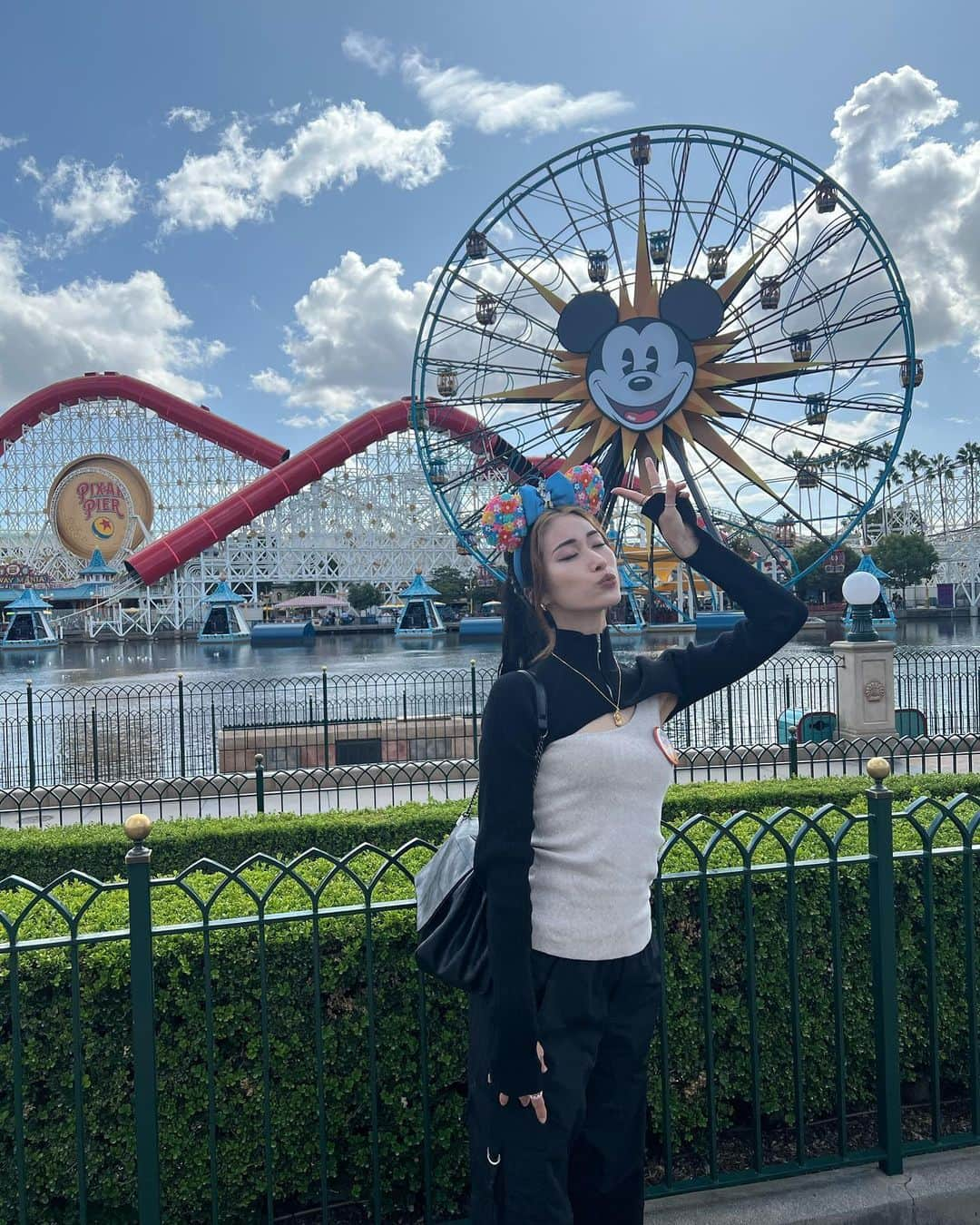 葉月蓮さんのインスタグラム写真 - (葉月蓮Instagram)「𝔻𝕚𝕤𝕟𝕖𝕪 🐭🎡🎢 #anaheimdisney #disneyland #disneycaliforniaadventure #ディズニーランド #アナハイムディズニー #海外ディズニー」10月16日 16時29分 - hazuki_ren_