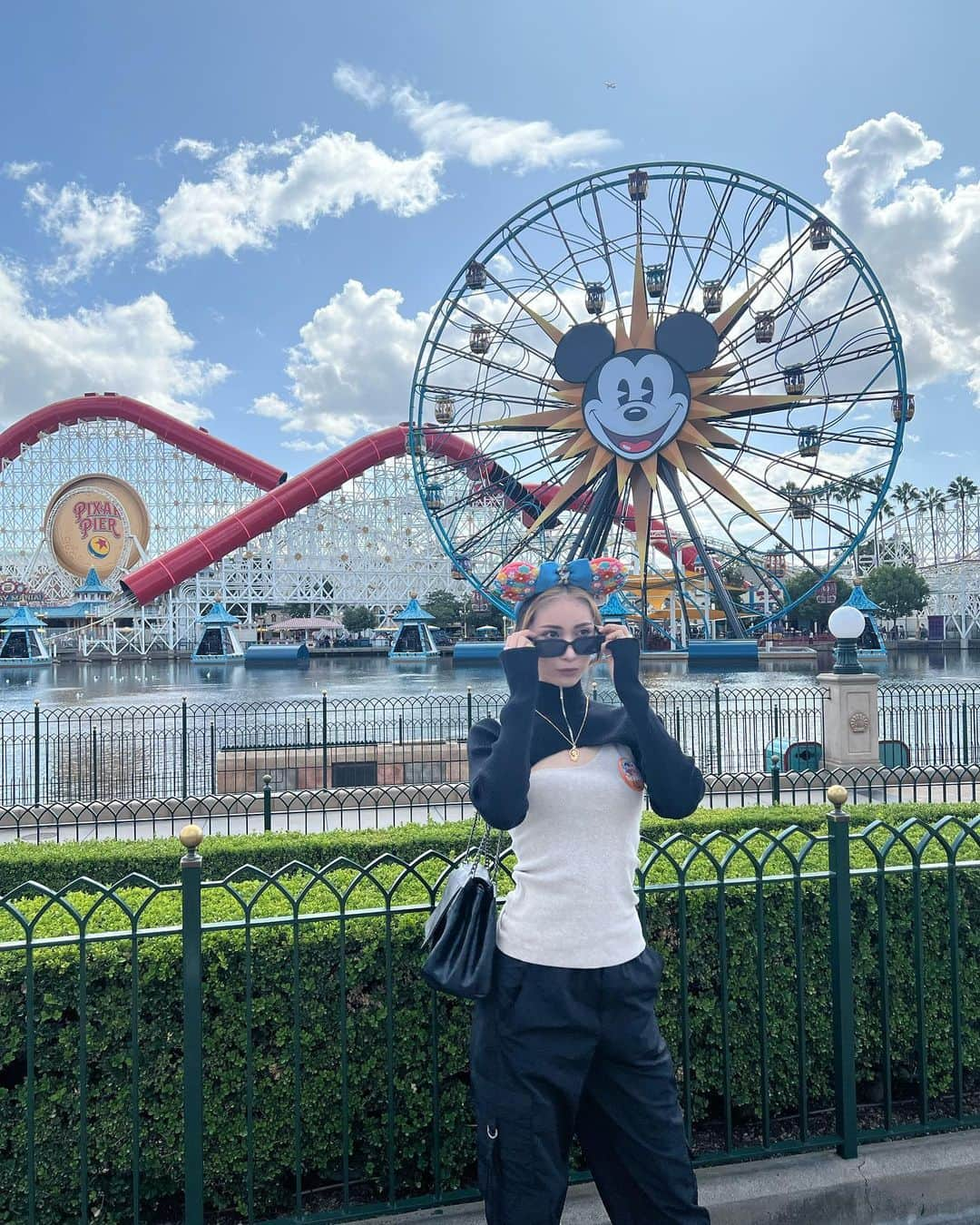 葉月蓮さんのインスタグラム写真 - (葉月蓮Instagram)「𝔻𝕚𝕤𝕟𝕖𝕪 🐭🎡🎢 #anaheimdisney #disneyland #disneycaliforniaadventure #ディズニーランド #アナハイムディズニー #海外ディズニー」10月16日 16時29分 - hazuki_ren_