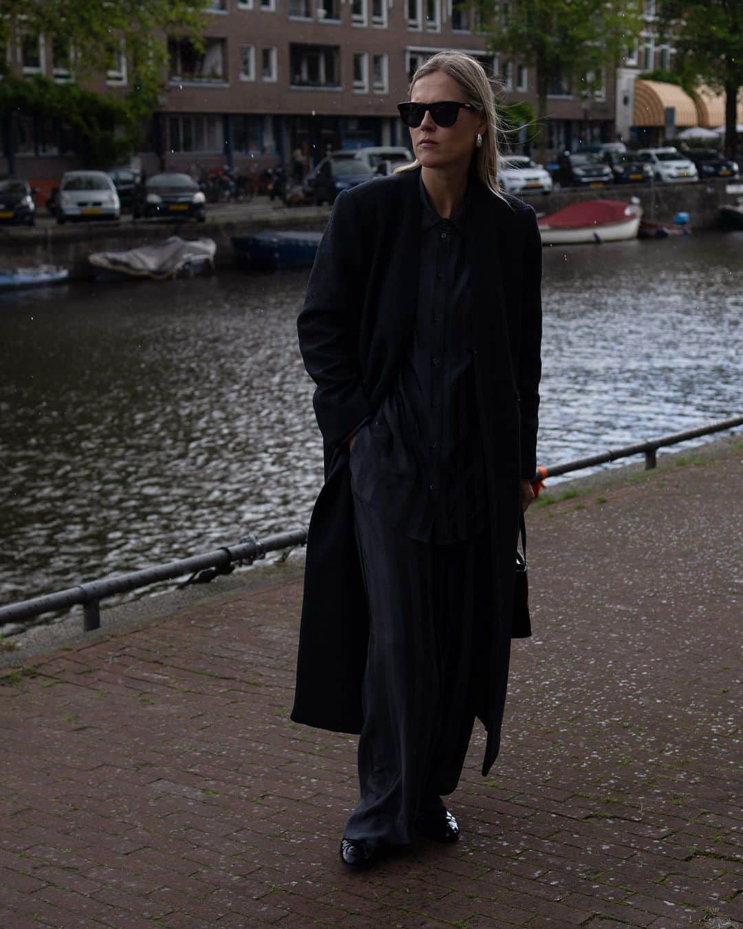 Linda Tolのインスタグラム：「Dark Mood」