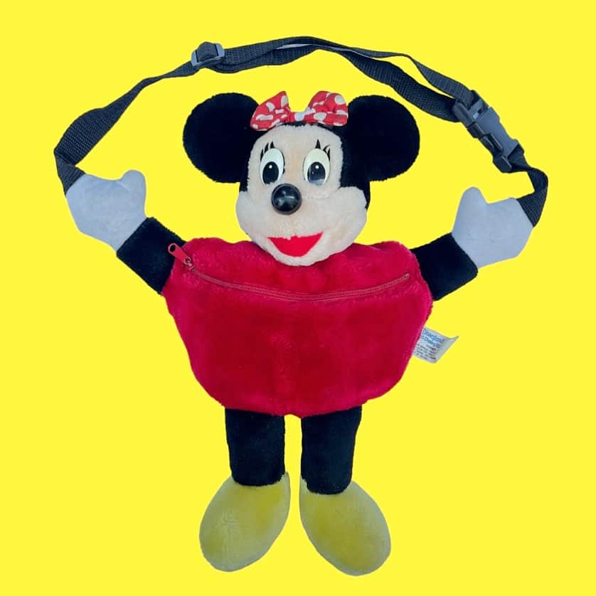 おもちゃやSPIRALのインスタグラム：「Vintage Minnie Mouse Waist pouch入荷しました💟✨🐭🎀  アジャスターで調節が可能なのでウエストポーチにもショルダーにもなります💫」