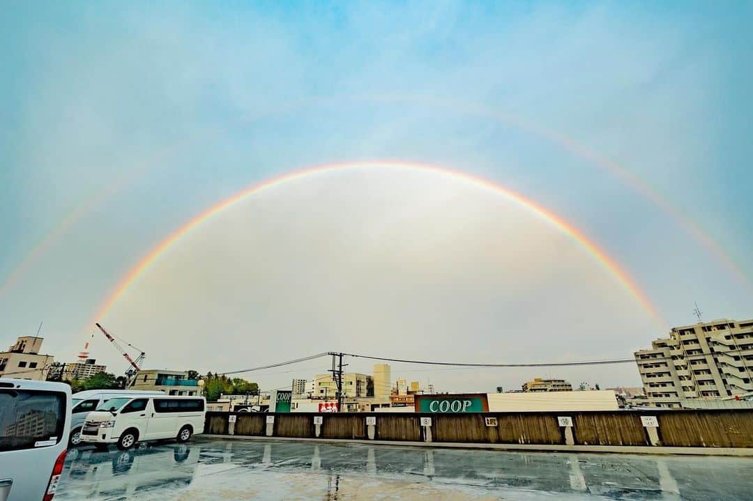青木カズローのインスタグラム：「昨日の虹🌈」
