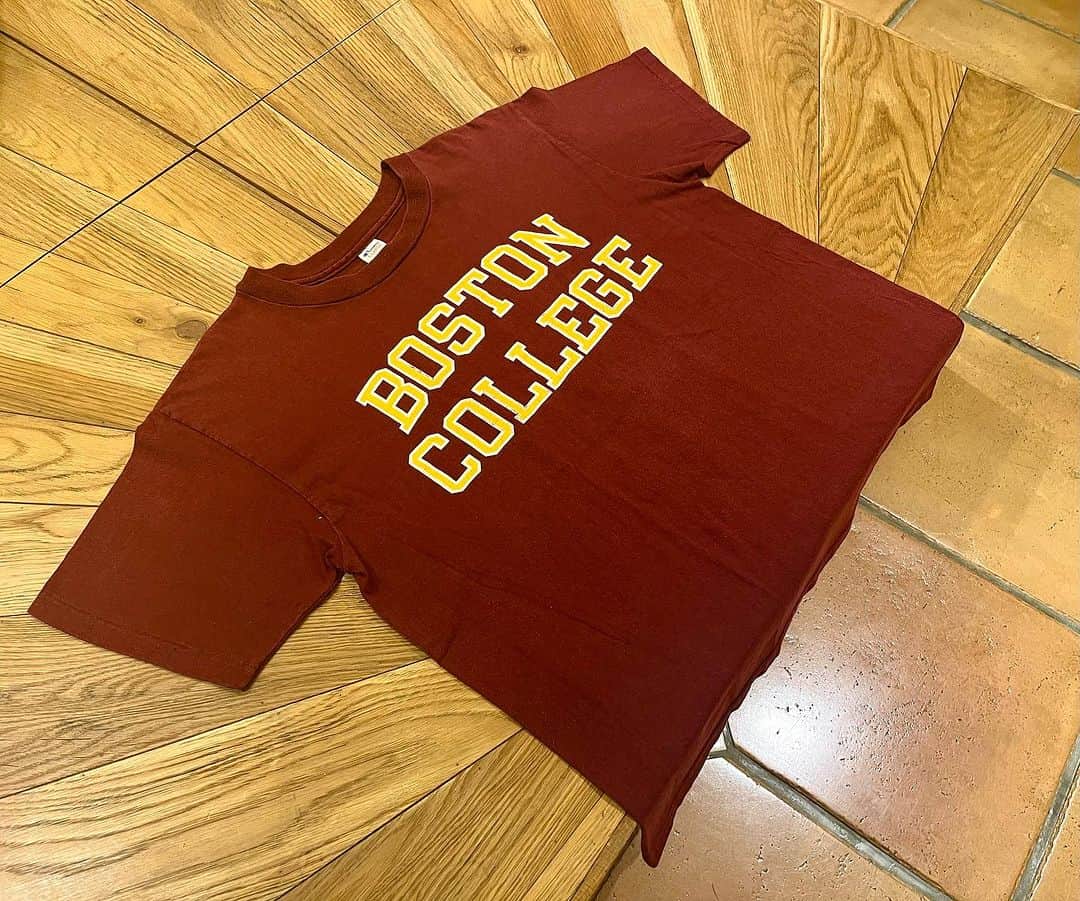 のインスタグラム：「「Todays Special」  Used Champion T.  80年代後期のトリコタグTシャツです。プリントはラバープリント。 程よく色が抜け良い雰囲気です。シミほつれ等なく全体的に良いコンディションです。  Size XL  着丈:約68.5cm 身幅:約56.0cm 肩幅:約51.0cm 袖丈:約19.0cm   ¥13,200-(税込)  ※お問い合わせはDMで宜しくお願い致します。  ※お問い合わせ頂いた順番に対応させて頂きます。  @standardcalifornia_os  @standardcalifornia_movie  #standardcalifornia  #スタンダードカリフォルニア  #古着 #used #vintage #ヴィンテージ  #champion  #チャンピオン #80s #トリコタグ  #tshirt #tee #tシャツ」