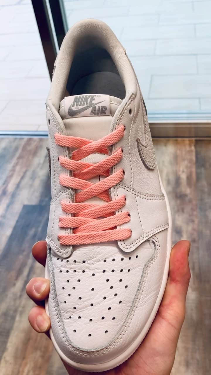 Sneaker At Randomのインスタグラム：「ARATAポリエステルシューレース  カラー、長さが豊富で程良い質感。  #sneakeratrandom#スニーカーアトランダム#junkyard#ジャンクヤード#sneaker#スニーカー#スニーカー修理#スニーカーカスタム#市川#本八幡#高円寺#心斎橋#angeluspaint#アンジェラスペイント#arata#アラタ#shoelaces#シューレース#靴紐」