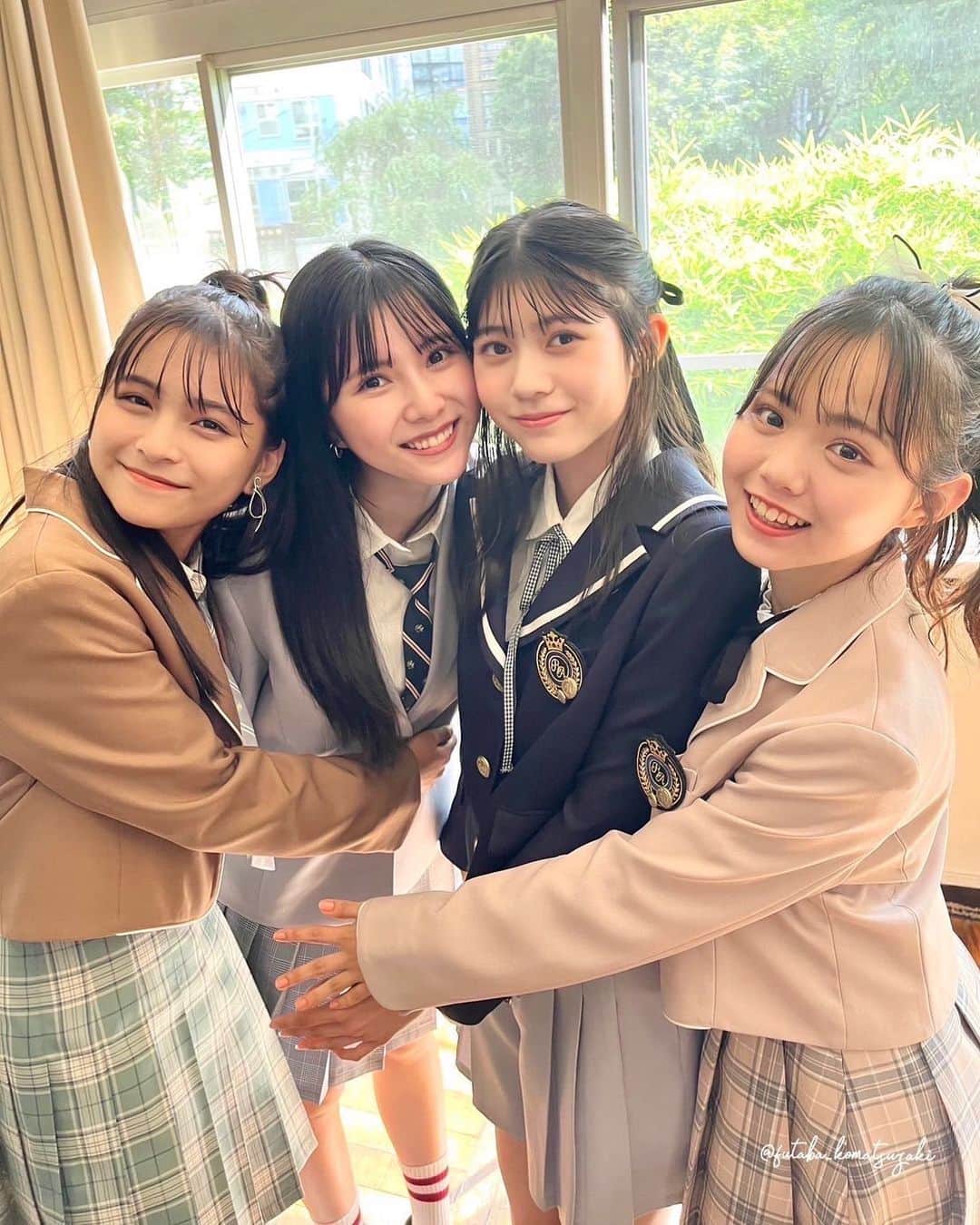小松崎ふたばのインスタグラム：「🌱🎀  ニコラ11月号　WE ARE repipi armario girls♡ のオフショット📷 卒服がおしゃれすぎる✨みんなはどれが好き？  #ニコラ11月号発売中#ニコラ#nicola#ニコモ#小松崎ふたば#🌱🎀」