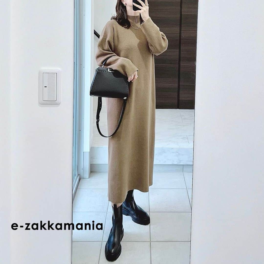 のインスタグラム：「* ハイネックニットワンピース×ブーツ🧶 ※下にお得な情報記載しています♡ 秋冬大好きなコーデ☺️𖤐 大人っぽく着られるニットワンピースは マキシ丈かロング丈かを選べます🤩 161cmの私は、スニーカーやブーツに合わせても スッキリ着られるロング丈にしました😍 ざっくりしたオーバーシルエットだけど スッキリしたシルエットで細見え👏🏻  程よい厚みのニットは チクチク感のない柔らかいニット生地✨ 裾にはバックスリットが入っていて 足捌きも後ろからみたデザインも👍🏻💕 ---------------------------------------------- ★リリース記念イベント開催中🥳 　期間：10/11 00:00～10/25 11:59 ★イベント内容 　期間中、リリース記念特別会員価格 　【通常価格3,990円→2,990円】！ 　イーザッカマニアストアーズ本店会員様限定の 　"リリース記念特別会員価格"で 　お得に購入できます🤩 -------------------------------------------- 一昨日、昨日の👨🏻お誕生日、 結婚記念日に続き、最終日は私のお誕生日🎂 歳を重ねるたびに 自分の年齢も不確かになっていったり (サバ読むつもりないのにサバ読んでたり。笑) 当日も特に意識することなく過ごしているけど お友達やインスタでおめでとうー🥳って 言ってもらえるのはやっぱり嬉しい☺️ ありがとうございます🥰  42歳はもっと元気に明るく楽しく過ごしたい🤩！笑 シンプルだけどこれがなかなか難しい🙄笑 いつもご機嫌でいたいな🙄笑！頑張ろう🥳 * knit one-piece #ezakkamaniastores boots #zara bag #fendi * @ezakkamania_stores #PR#イーザッカマニアストアーズ#イーザッカマニア #zootie#着丈が選べるハイネックワンピ#ワンピース#秋冬コーデ#ezakkamania_2023aw#ezakkamania_snap#アラフォーコーデ#大人カジュアル#きれいめカジュアル」
