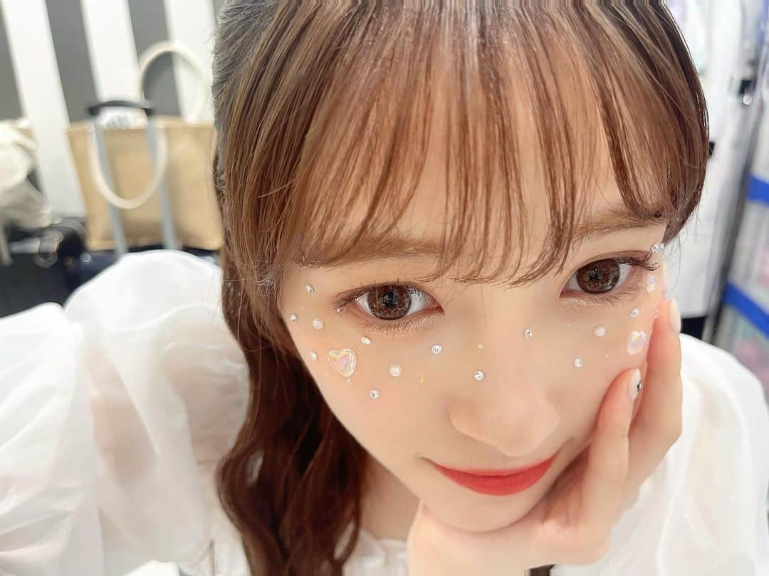 坂本 愛玲菜さんのインスタグラム写真 - (坂本 愛玲菜Instagram)「2024年カレンダー発売中💋」10月16日 17時13分 - erena_hkt48