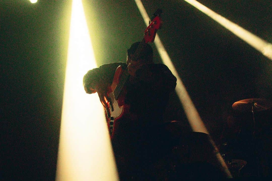 ザッキー・ヴェンジェンスさんのインスタグラム写真 - (ザッキー・ヴェンジェンスInstagram)「Blinded by the lights in  San Francisco💡#california #sanfrancisco #alltimelow #bass #dramatic 📸 @salmabustos」10月16日 8時19分 - zacharymerrick