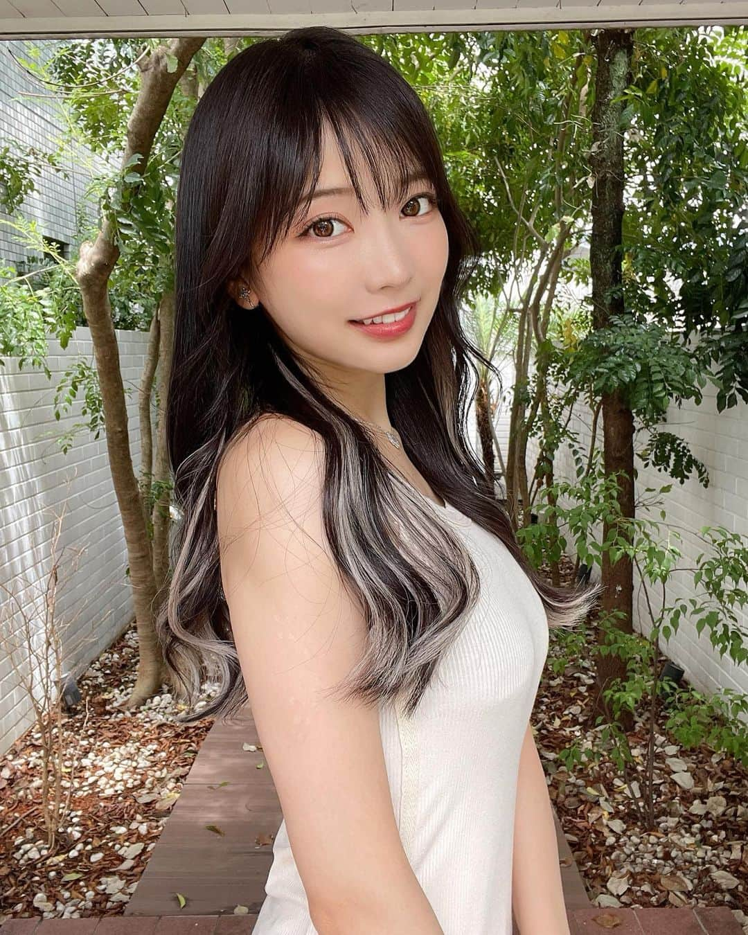 吉沢朱音のインスタグラム：「おはよう〜〜♡♡ 寒くなってきたけど今日も一日頑張ろ！！」