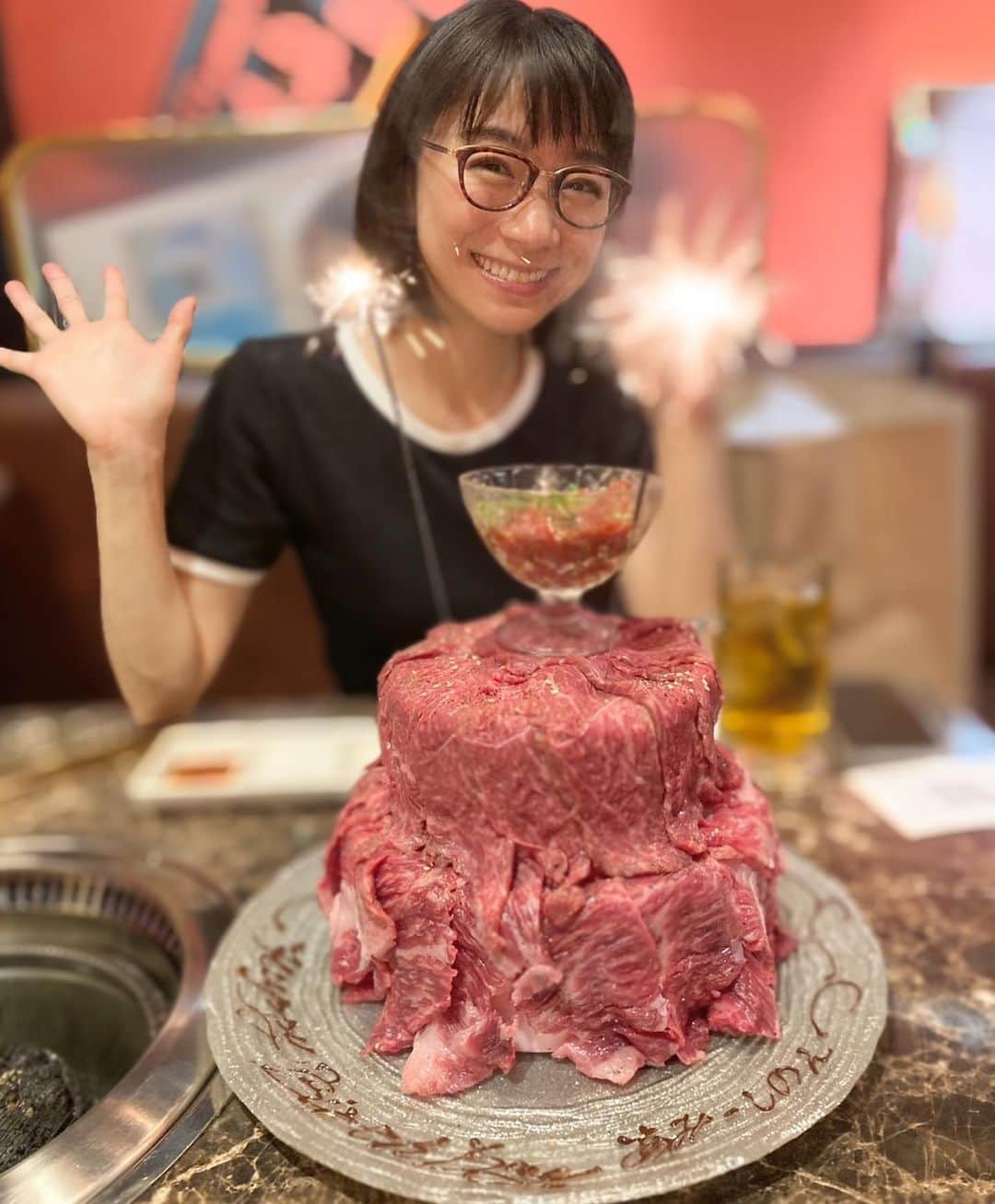 時東ぁみさんのインスタグラム写真 - (時東ぁみInstagram)「肉ケーキでHappy Birthday 🎂 ・ いつものメンバーにお祝いしていただきました☆ もはやサプライズではなく、ここでこの肉ケーキが出てくることも着いて早々プレゼントを渡されることも、このメンバーだから理解済みw ・ 話が尽きなくてすぐ会いたい人たちですw ・ #時東ぁみ #いつものメンバー #誕生日 #誕生日ご飯 #焼肉 #誕生日焼肉 #肉ケーキ #バースデーケーキ #サプライズ ではない#happybirthday #ハッピーバースデー #毎年 #ありがとうございます #🎂 #🥩」10月16日 8時47分 - amitokito