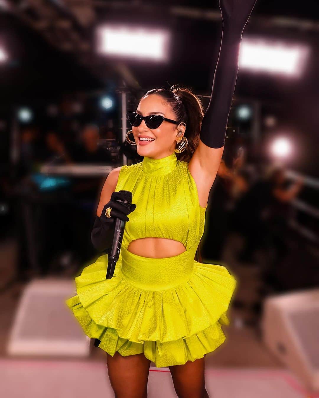 Claudia Leitteのインスタグラム：「Ontem foi lindo, que show incrível. Obrigada, Teresina, obrigada, Piauí! ❤️🥰  📸: @nara」