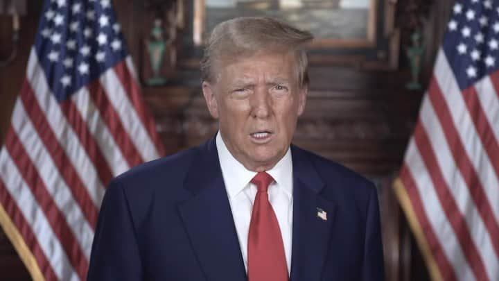 ドナルド・トランプのインスタグラム：「I understand Candidates that are losing by 57 to 70 Points are getting together with RINO Paul Ryan, Mitt “The Loser” Romney, Bill “No Guts or Talent” Barr, and some broken political “investors” that will soon come to me, as most others already have. These failed Candidates should have started by campaigning effectively, which they didn’t because they don’t have the skill or the talent…」