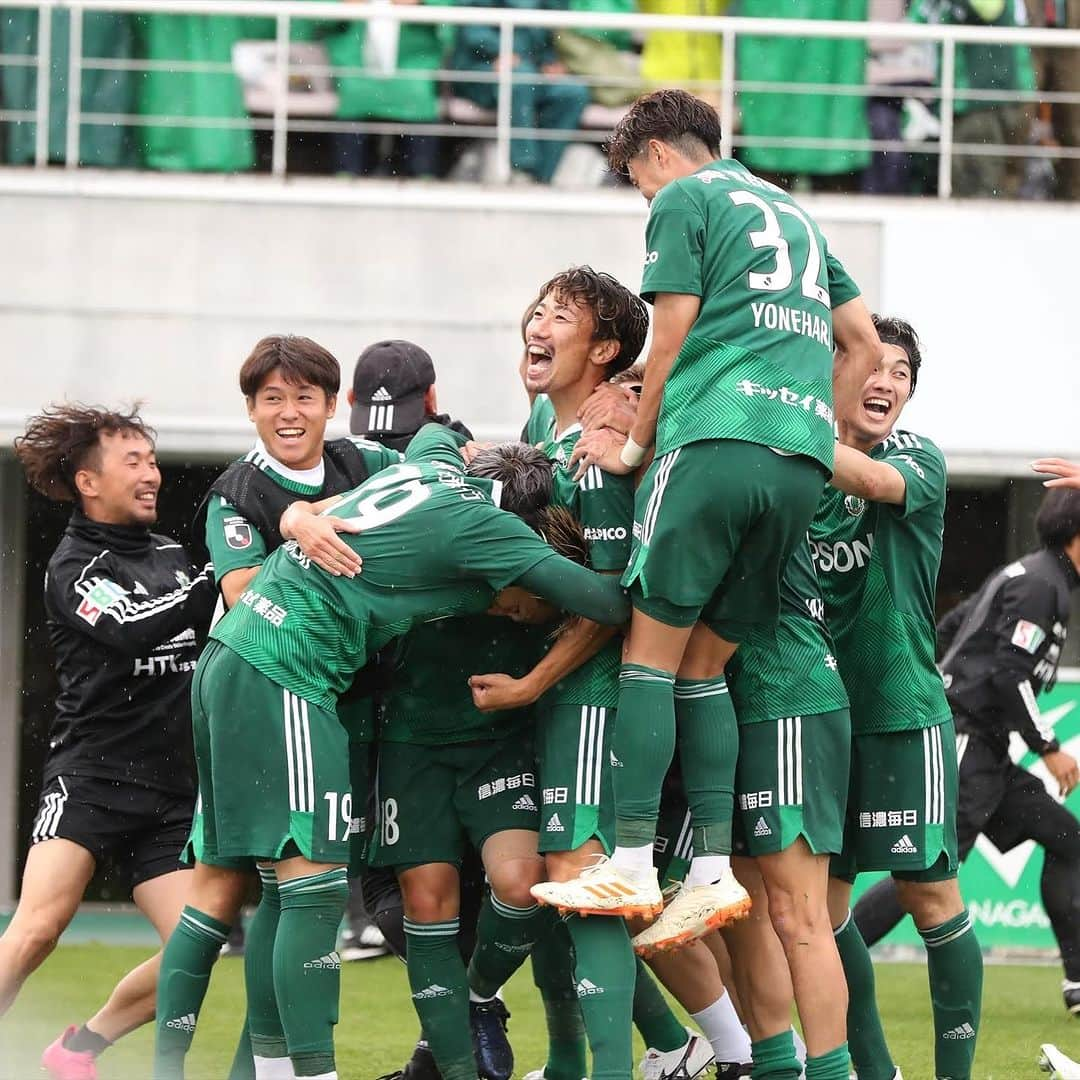 松本山雅FCさんのインスタグラム写真 - (松本山雅FCInstagram)「2023.10.15 Meiji Yasuda J3 League Matchweek 31 Matsumoto 1-0 Nagano #松本山雅fc #matsumotoyamaga #yamaga #OneSoul #野澤零温」10月16日 9時26分 - matsumoto.yamagafc