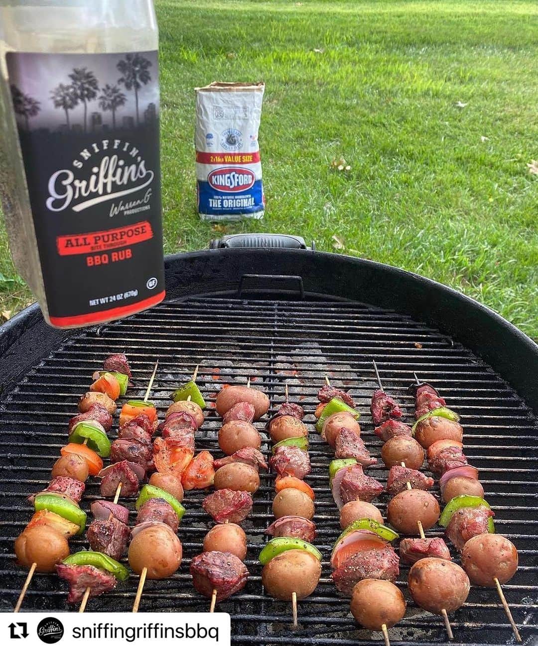 ウォーレン・Gのインスタグラム：「It’s Sunday Night Football Get Ya Grill On With @sniffingriffinsbbq it’s up believe that.」