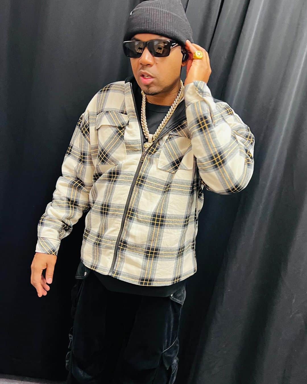 ナズさんのインスタグラム写真 - (ナズInstagram)「we ain’t characters 🧢’n  ability to leap buildings if you blink u won’t catch it. #M3」10月16日 10時19分 - nas