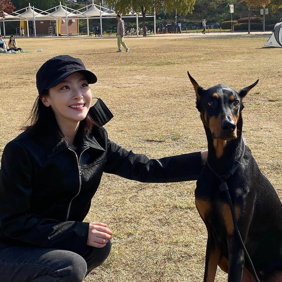 チェ・ヒジンのインスタグラム：「나좀봐줘🥰 -리화쟈가」