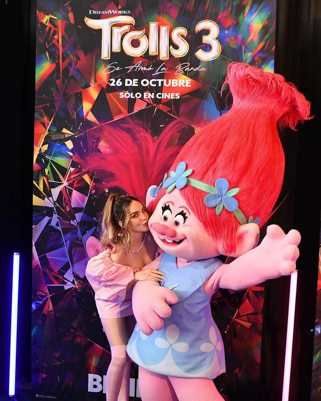 ベリンダのインスタグラム：「Un sueño hecho realidad ser la voz de mi princesa favorita y ahora reina #Poppy!! 💕 No se pierdan este 26 de Octubre la película más bonita, colorida y divertida 🌈 #Trolls3 #SeArmóLaBanda!! Brillando como siempre」