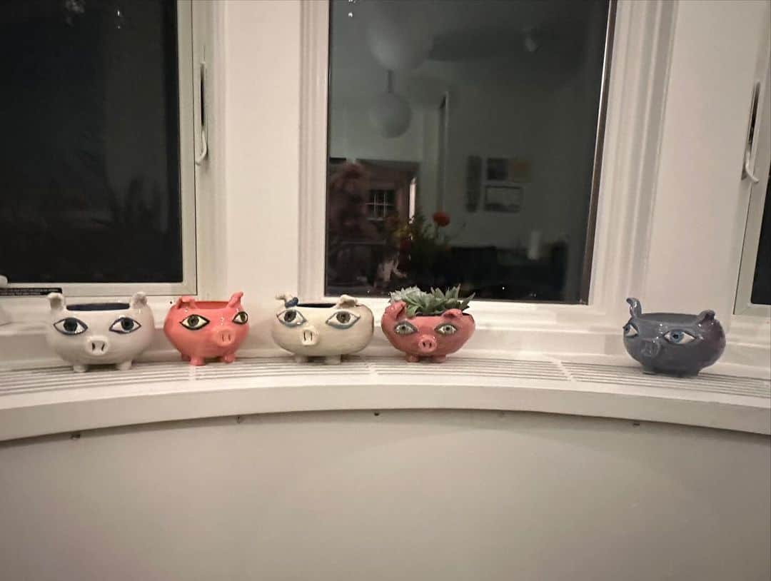 ビジー・フィリップスさんのインスタグラム写真 - (ビジー・フィリップスInstagram)「THE CERAMICS UPDATE I PROMISED AND NO ONE ASKED FOR…  1. the menagerie is growing and these babies are waiting for a final glaze-PUGpot is a bday gift for my nephew Bob and the two mushroom menorahs are already taken! open to selling anything else 2. Finished pig pots waiting for their new homes and acting VERY CLIQUEY towards eachother WHICH I HAVE SPOKEN TO THEM ABOUT.  3. a crab and an owl, ready to hold some things FOR YOU. 4. well, ACTUALLY this crab is for @chrissybchrissy but there will be more.  5. 👀 the owl might be taken too.  6. oh shit i made a plate! a slightly aggressive plate!! Also it’s hard to throw a plate!  7. a mushroom xmas ornament and a finished pig resting in fresh air  8. here you can see the plate in its entirety i mean you can see the whole thing. its is like a legit v. weird plate that you could eat off.  9. & 10. a gold tattooed pig pot🌟3rd firing my babies get into it.  ❤️🌟🍁🌏✔️💯🤷‍♀️✨👀 i don’t know. life is hard. make whatever weird shit makes you laugh, i guess? i’m gonna figure out how to sell some of these for charity soon i promise and in the meantime, maybe i’ll set up a mailing list but that might be difficult for me to figure out but maybe @instacais can? or Kirsten? i don’t know! Fun!!」10月16日 10時44分 - busyphilipps
