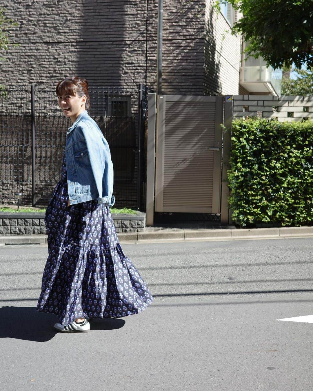 中林美和さんのインスタグラム写真 - (中林美和Instagram)「☕️💜💜💜  Dress/ @pasand_by_nequittezpas  Denim Jacket/ @something_jean  Shoes/ @adidas」10月16日 10時48分 - miwanakabayashi