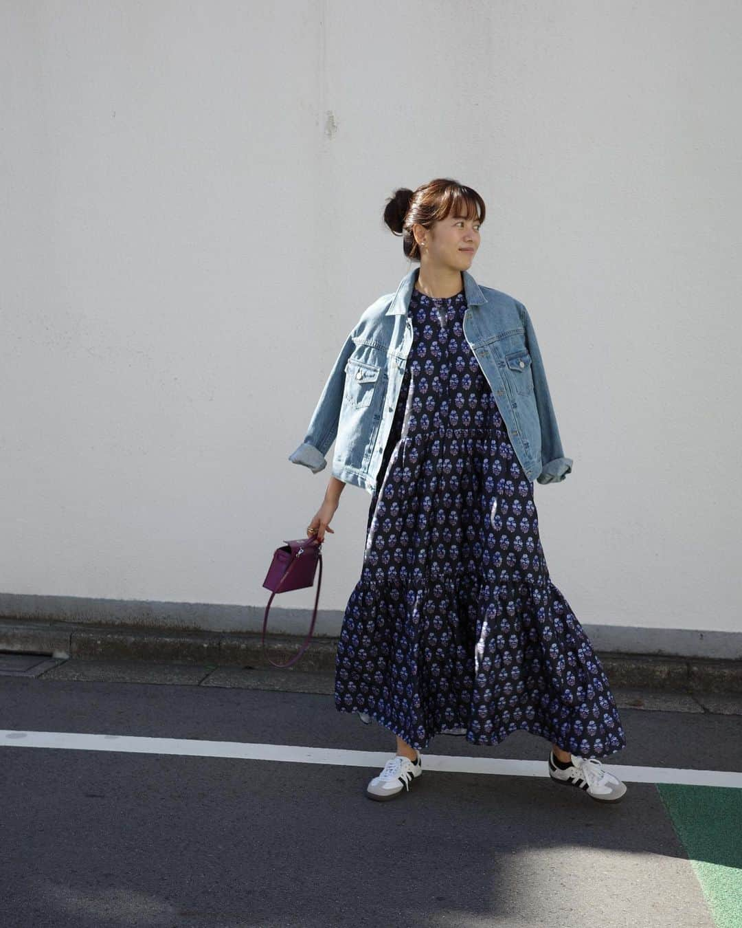 中林美和のインスタグラム：「☕️💜💜💜  Dress/ @pasand_by_nequittezpas  Denim Jacket/ @something_jean  Shoes/ @adidas」