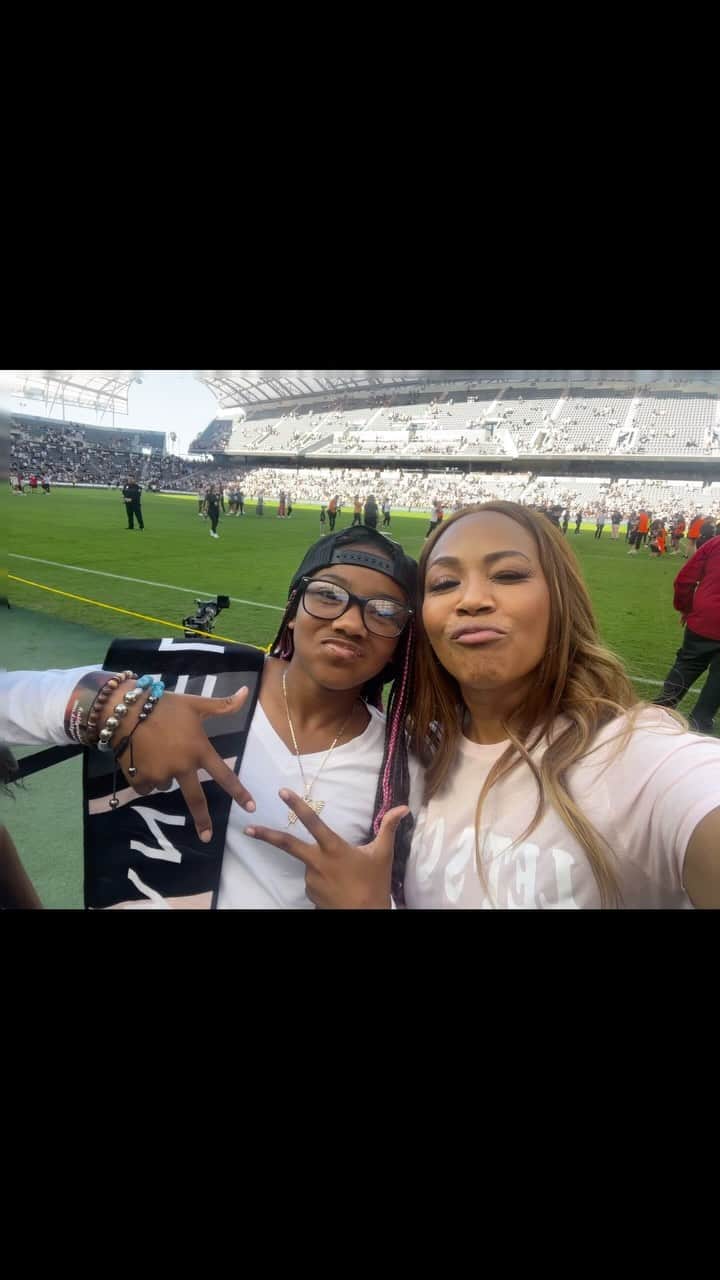 のインスタグラム：「@nationwide thanks so much for hosting my family today at @weareangelcity @bmostadium @kristidaraban we had a blast!! #ZayaCampbell #nationwideisonyourside」