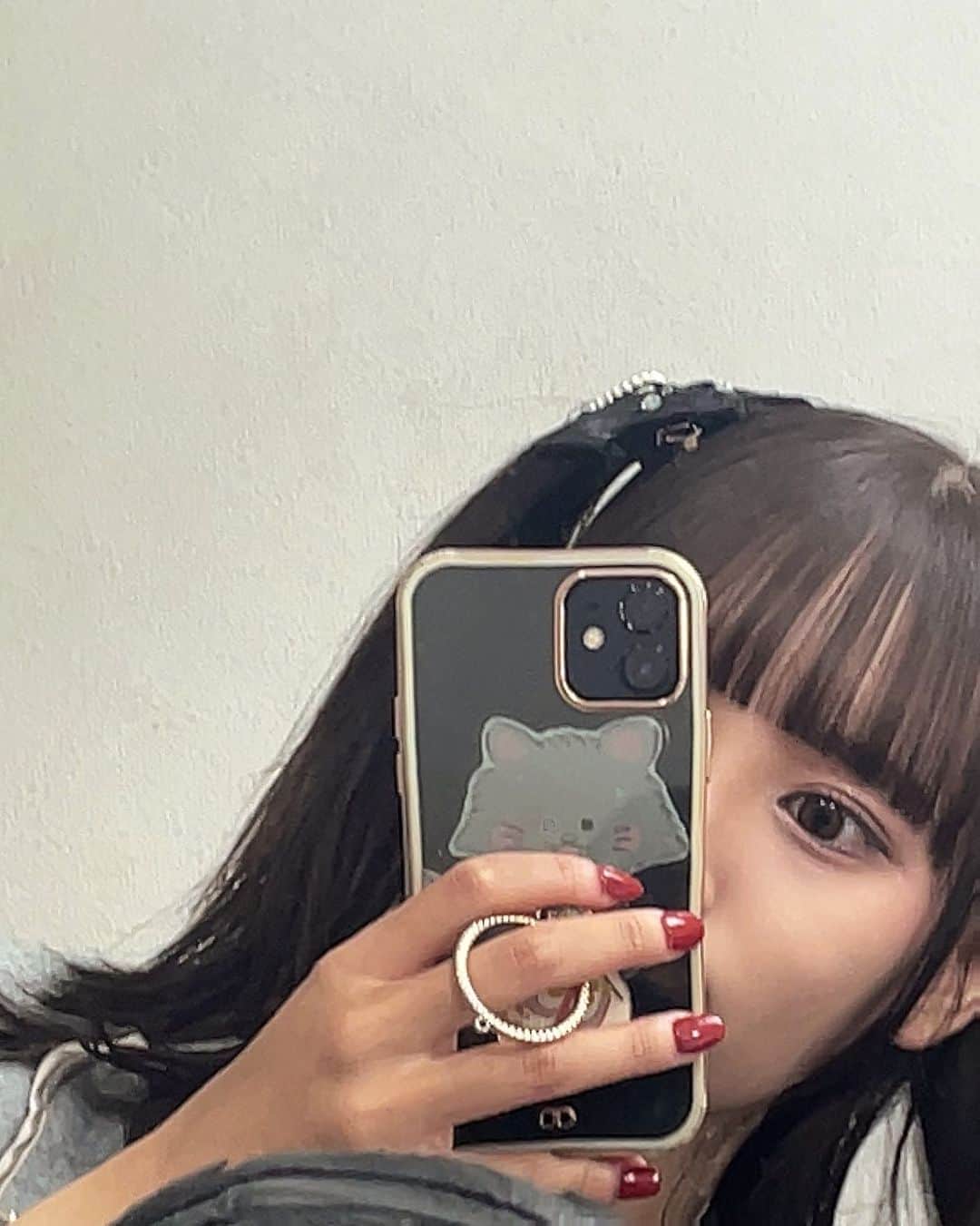 のインスタグラム：「✝️❤️‍🔥  浅川梨奈2024カレンダー オフショット」