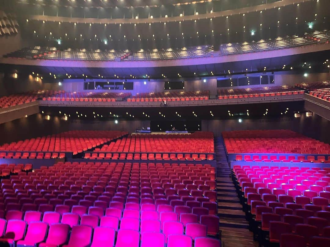 ISAOのインスタグラム：「Mari Hamada tour in Osaka. invited my parents and glad to hear that they loved the show.」