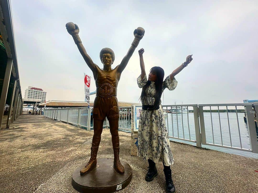 森恵さんのインスタグラム写真 - (森恵Instagram)「なんでもやれそうな気がする。 パワー！  #具志堅用高 #石垣島」10月16日 11時27分 - morimegumi_official