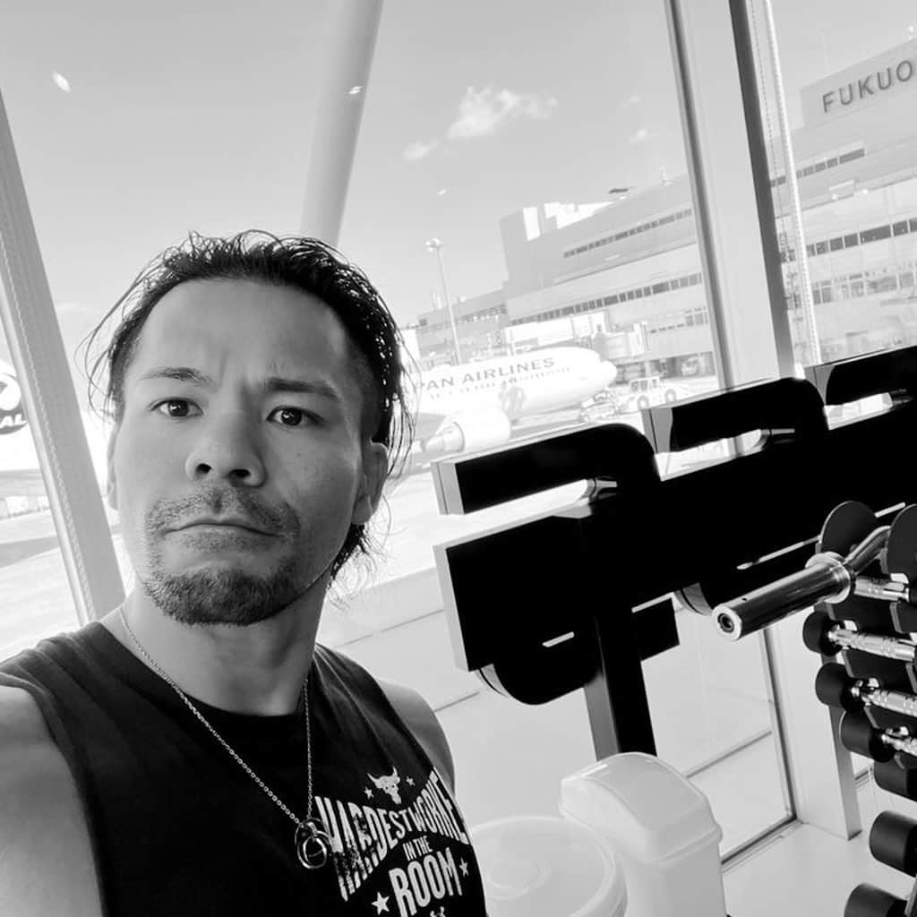 吉岡世起さんのインスタグラム写真 - (吉岡世起Instagram)「今回の旅では自分のミスで台無しになったけど、それより先の目標も見つけることが出来たので良しとしよう また月末に あと12日  余談だけど空港にジムは最高過ぎる #noah_ghc」10月16日 11時30分 - seikiyoshioka