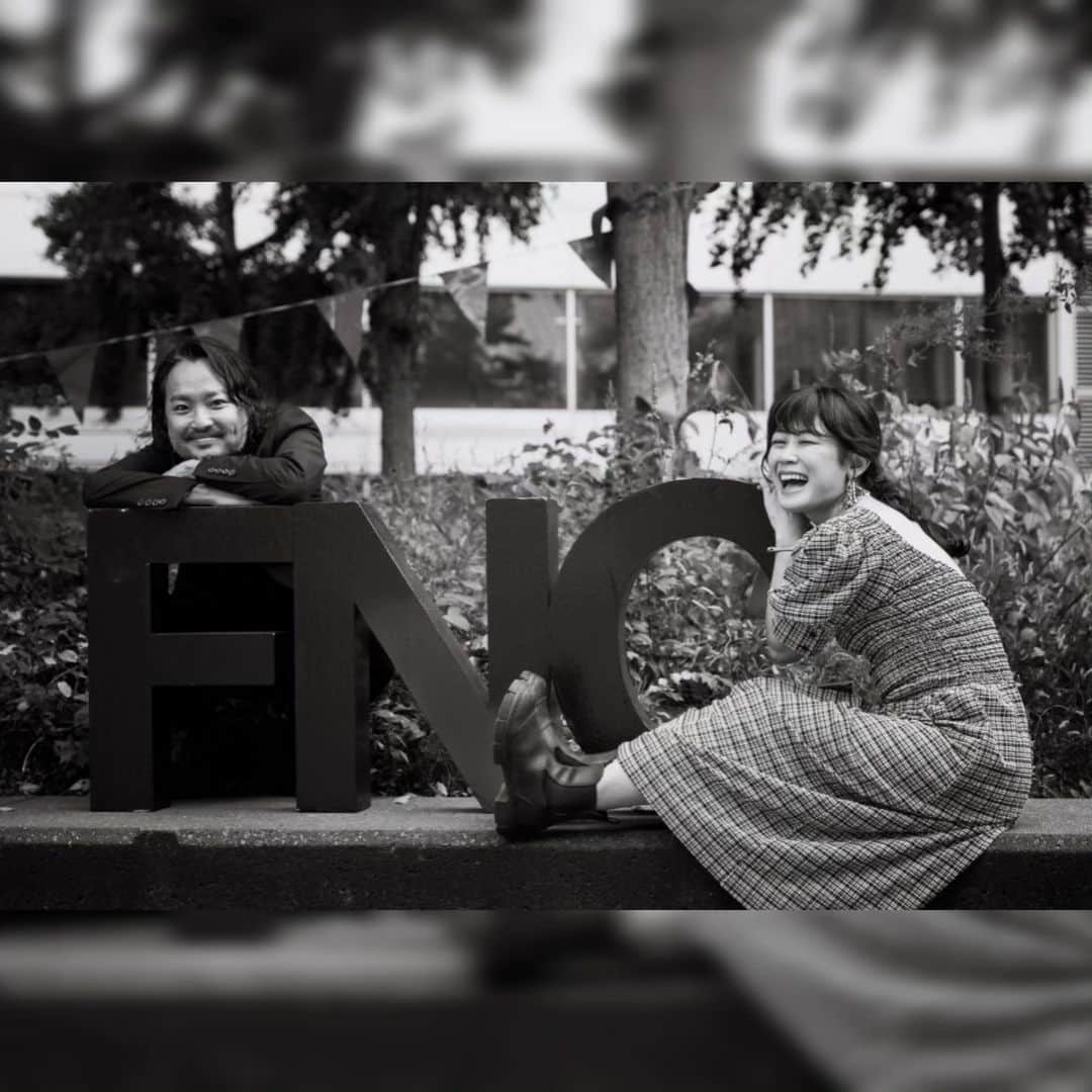 宇賀那健一さんのインスタグラム写真 - (宇賀那健一Instagram)「After the world premiere of "THE GIRLS" at the Festival Du Nouveau Cinema De Montreal and the Canadian premiere of "VISITORS -COMPLETE EDITION", I have returned to Japan. Following the "EXTRANEOUS MATTER-COMPLETE EDITION" the year before last and "MADE IN UGANA: THE VERY SPECIAL SÉANCE" last year, this year we will be presenting two films at such a great festival. I can't believe how many times I think about it. I love all the festivals that have screened my films, but the Festival Du Nouveau Cinema De Montreal is the most special festival in the world for me, as it found me when I had not yet been selected in many festivals and has been watching over me. It is the festival where I send my films before any other, and at the same time, it is the festival where I am the most nervous to send my film. That's why I was embarrassed to admit that I cried a little while eating lunch when I heard the news that the last of the four screenings this year was full. I really love Montreal for its beautiful scenery, delicious food and kind people. I always participate in the festival thinking that this year will probably be the last time I will be allowed to participate in this festival, but at the same time, when I am making a film, I am thinking that I have to make an interesting film so that I can go back to Montreal again. Thank you to everyone who came across me and my film at this year's festival. I hope to see you all in my beloved Montreal again someday. I will continue to do my best.  モントリオール・ヌーヴォー・シネマ映画祭での『愚鈍の微笑み』のワールドプレミア、そして『悪魔がはらわたでいけにえで私』のカナディアンプレミアを終えて帰国しました。 一昨年の『異物-完全版-』、昨年の『宇賀那健一監督短編集：未知との交流』に続いて、今年は『愚鈍の微笑み』と『悪魔がはらわたでいけにえで私』の二作品の上映していただけたこと、何度考えてみても信じられないくらい本当に光栄なことです。 僕の作品を上映した下さった映画祭は全て本当に大好きですが、この映画祭はその中でも特別な映画祭です。 映画が完成したらどこよりも早く作品を送る映画祭であると同時に、送るのが一番緊張する映画祭でもあります。 モントリオールの美しい景色や美味しいご飯や優しい人々が本当に大好きです。 いつも、きっとこの映画祭に参加させてもらえるのは今年が最後だろうと思って映画祭に参加していますが、それと同時に映画を作っているときはまたモントリオールに行けるくらい面白い作品を作らなくてはと思って作品作りをしています。 今年の映画祭で僕と僕の作品に出合ってくれた皆様、有難う御座いました。またいつか愛するモントリオールの皆さんに会えますように。これからも頑張ります。  #FNC2023 #愚鈍の微笑み #悪魔がはらわたでいけにえで私 #kenichiugana」10月16日 17時28分 - kenichiugana
