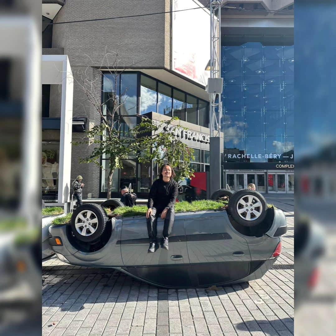 宇賀那健一さんのインスタグラム写真 - (宇賀那健一Instagram)「After the world premiere of "THE GIRLS" at the Festival Du Nouveau Cinema De Montreal and the Canadian premiere of "VISITORS -COMPLETE EDITION", I have returned to Japan. Following the "EXTRANEOUS MATTER-COMPLETE EDITION" the year before last and "MADE IN UGANA: THE VERY SPECIAL SÉANCE" last year, this year we will be presenting two films at such a great festival. I can't believe how many times I think about it. I love all the festivals that have screened my films, but the Festival Du Nouveau Cinema De Montreal is the most special festival in the world for me, as it found me when I had not yet been selected in many festivals and has been watching over me. It is the festival where I send my films before any other, and at the same time, it is the festival where I am the most nervous to send my film. That's why I was embarrassed to admit that I cried a little while eating lunch when I heard the news that the last of the four screenings this year was full. I really love Montreal for its beautiful scenery, delicious food and kind people. I always participate in the festival thinking that this year will probably be the last time I will be allowed to participate in this festival, but at the same time, when I am making a film, I am thinking that I have to make an interesting film so that I can go back to Montreal again. Thank you to everyone who came across me and my film at this year's festival. I hope to see you all in my beloved Montreal again someday. I will continue to do my best.  モントリオール・ヌーヴォー・シネマ映画祭での『愚鈍の微笑み』のワールドプレミア、そして『悪魔がはらわたでいけにえで私』のカナディアンプレミアを終えて帰国しました。 一昨年の『異物-完全版-』、昨年の『宇賀那健一監督短編集：未知との交流』に続いて、今年は『愚鈍の微笑み』と『悪魔がはらわたでいけにえで私』の二作品の上映していただけたこと、何度考えてみても信じられないくらい本当に光栄なことです。 僕の作品を上映した下さった映画祭は全て本当に大好きですが、この映画祭はその中でも特別な映画祭です。 映画が完成したらどこよりも早く作品を送る映画祭であると同時に、送るのが一番緊張する映画祭でもあります。 モントリオールの美しい景色や美味しいご飯や優しい人々が本当に大好きです。 いつも、きっとこの映画祭に参加させてもらえるのは今年が最後だろうと思って映画祭に参加していますが、それと同時に映画を作っているときはまたモントリオールに行けるくらい面白い作品を作らなくてはと思って作品作りをしています。 今年の映画祭で僕と僕の作品に出合ってくれた皆様、有難う御座いました。またいつか愛するモントリオールの皆さんに会えますように。これからも頑張ります。  #FNC2023 #愚鈍の微笑み #悪魔がはらわたでいけにえで私 #kenichiugana」10月16日 17時28分 - kenichiugana
